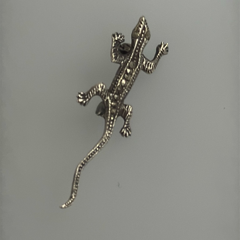 Elegant 925 Sterling Silver Lizard 🦎 Brooch